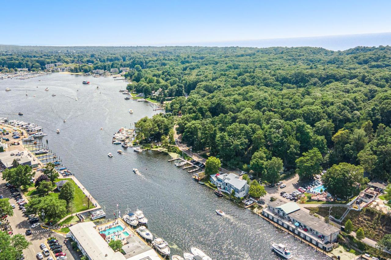 Waterside Suites Saugatuck Room photo