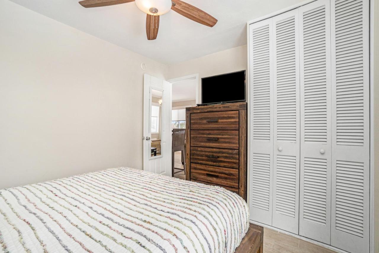 Waterside Suites Saugatuck Room photo
